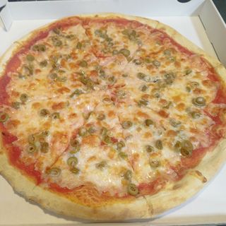 Pizza Aceituna (40 x 40 Cm.)