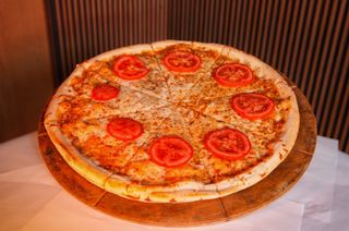 Фамилна пица