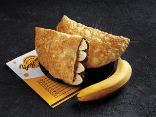 Чебурек с клубникой и бананом (215 гр.)