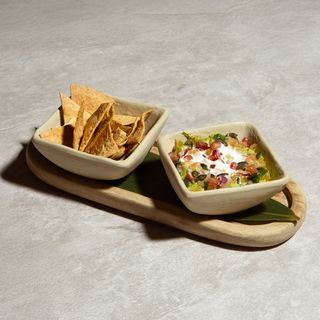 Guacamole con stracciatella de puglia