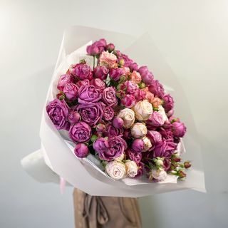 სპრეი ვარდების დიდი თაიგული 3052