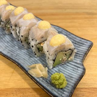Uramaki de Cranc i Llobarro (8pc)