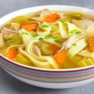 Курячий бульйон з домашньою локшиною (350)