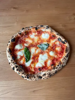 Margherita con búfala