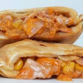 Tapa de empanada de pizza