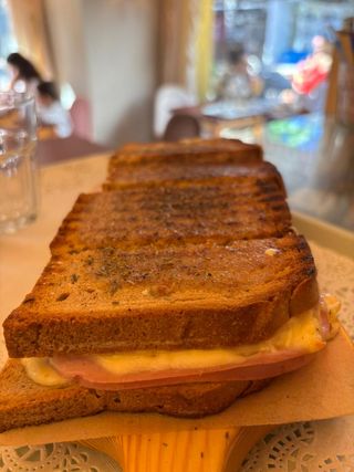 Tosta Presunto e Queijo de cabra