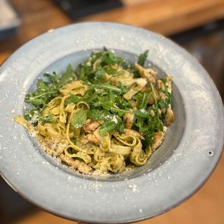 Makaron z kurczakiem w pesto 