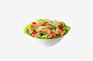 Salata de avocado si somon