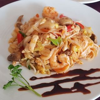 Tallarines Fritos Con Gambas