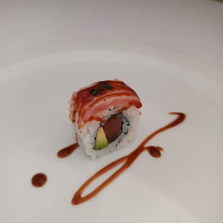 76. Tataki Tuna Roll (8 Pzs.)