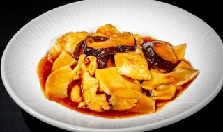 313. Pollo con bambù e funghi