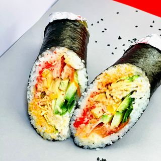 Кинг -Ролл с лососем