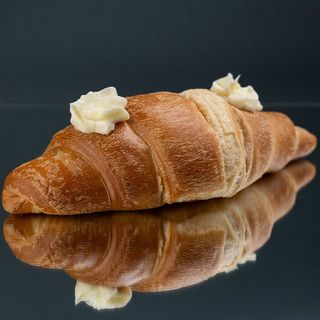 კრუასანი ვანილის კრემით