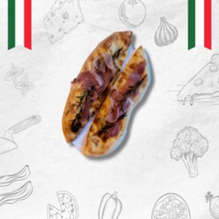 Focaccia z szynką crudo