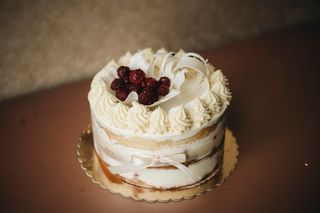 თეთრი ტორტი მოხარშული კრემით 18დმ