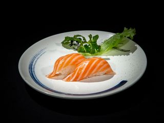 82A. Nigiri De Salmón Sake (6 Uds.)