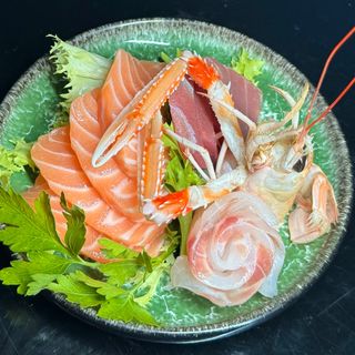 G106. Sashimi misto 11 pezzi