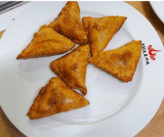 5. Samosa (6 Uds.)
