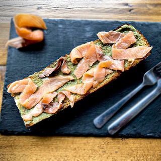 Tosta De Salmón Y Aguacate