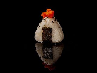 Onigiri spicy salmone