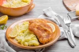 Відбивна з пюре