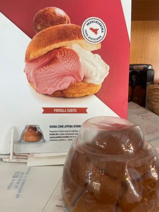 Brioche siciliana vuota