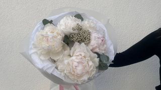 Bukiet Peoni + dodatki - M 5 szt.