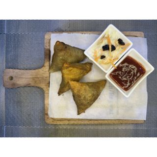 Samosas (3Pcs) + Side Salad