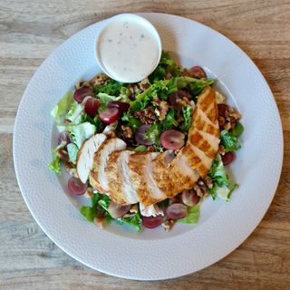 Sałatka Boston z kurczakiem