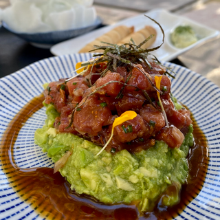 Tartar De Atún rojo con Aguacate Y Salsa Ponzu