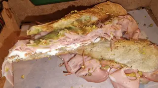 Bocadillo De Mortadela y Stracciatella