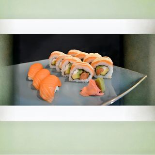 Salmon 3 & Roll (384g)