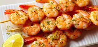 Brochette de crevettes grillées