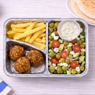 Falafel greek plate