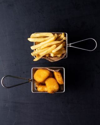 Куриные наггетсы с фри