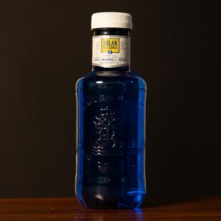 Agua mineral natural