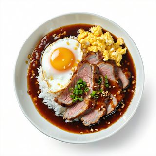 Cerdo Con Salsa Revuelto Sobre Arroz