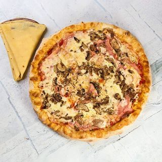 Standard Capricciosa + Palačinka Nutella