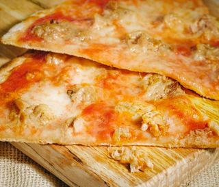 Pizza tonno al spicchio