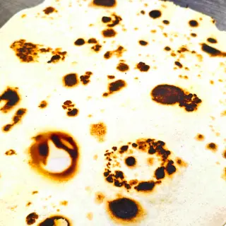 Piada salame piccante e mozzarella