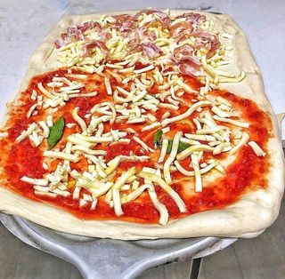 1/2 Metro pancetta e mozzarella