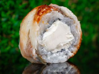 Philadelphia z węgorzem 8 szt