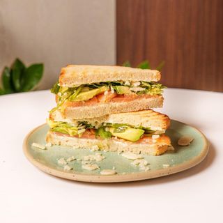 Sandwich Salmon Avocado