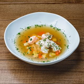 Юшка з філе тріски та лосося