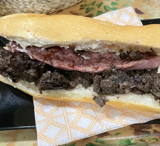 Bocadillo Claro Y Oscuro