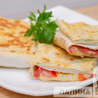 Лаваш з копченими ковбасками та сиром (200г)