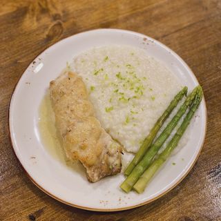 Salmão em cama de Risotto de limão