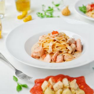 Феттучини с сёмгой