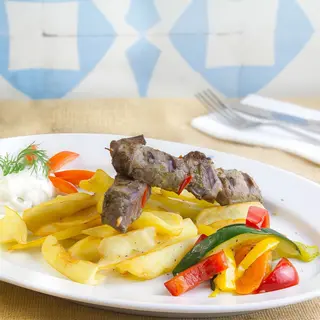 Souvlaki de cordero