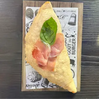 Pizza Frita Atún